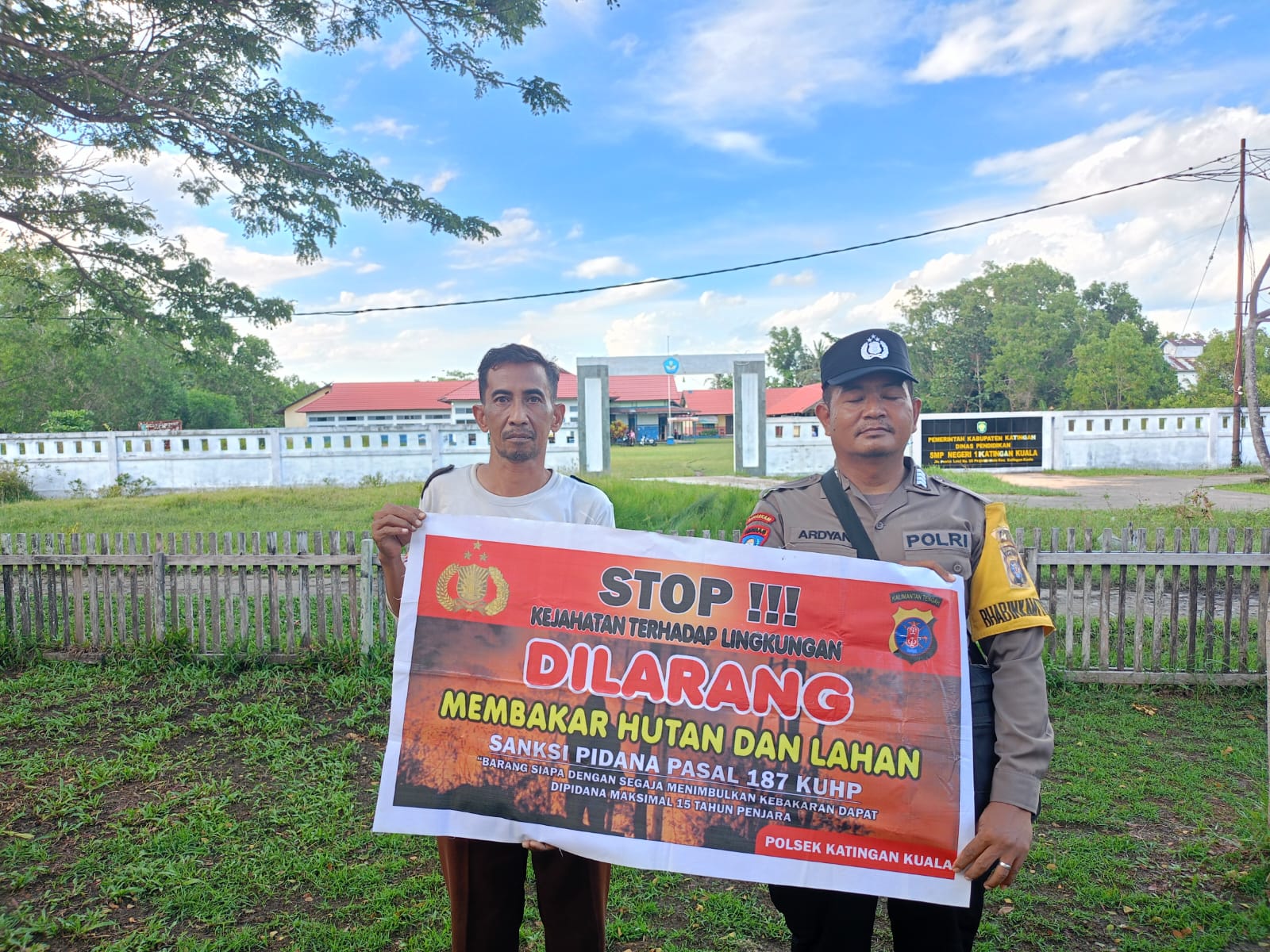 Cegah Kebakaran Hutan Dan Lahan, Bhabinkamtibmas Gencar Sosialisasi Ke Masyarakat