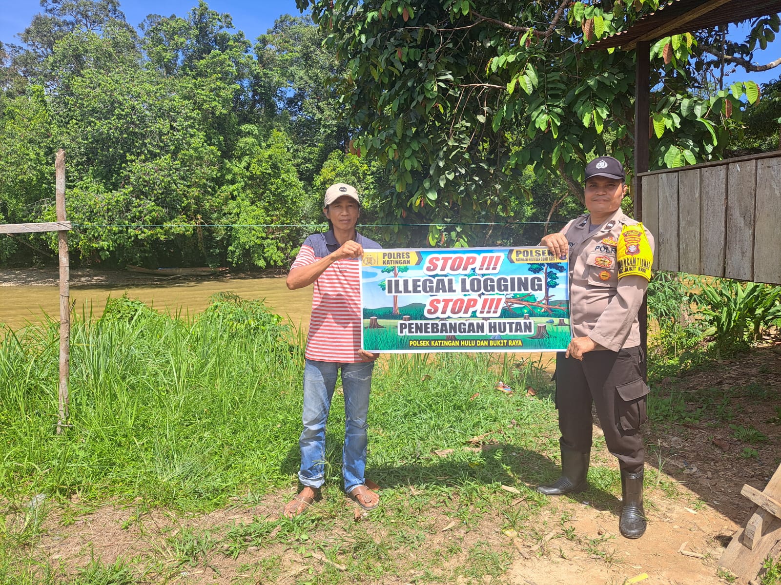 Upaya Pencegahan Penebangan Hutan secara Liar (Ilegal Logging), Bhabinkamtibmas sosialisasi kepada masyarakat.
