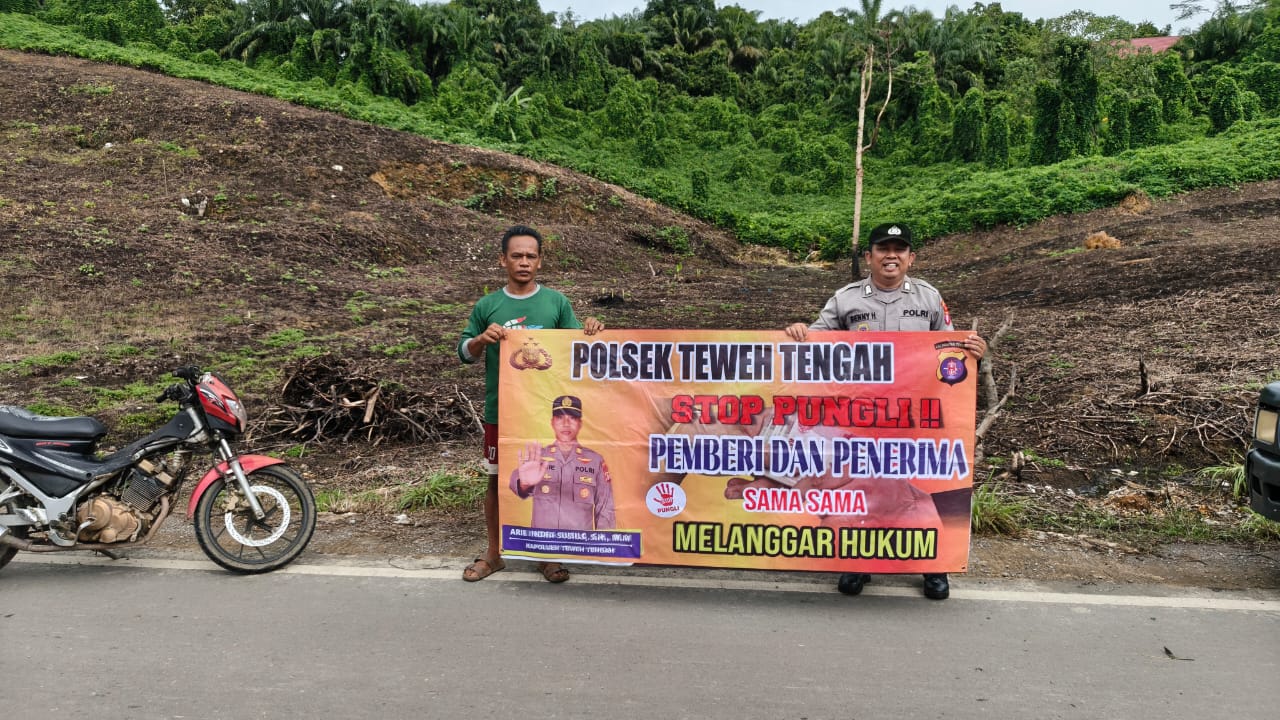 Antisipasi Tindak Pelanggaran Pungli, Personel Polsek Teweh Tengah Himbau Stop Pungli ke Warga