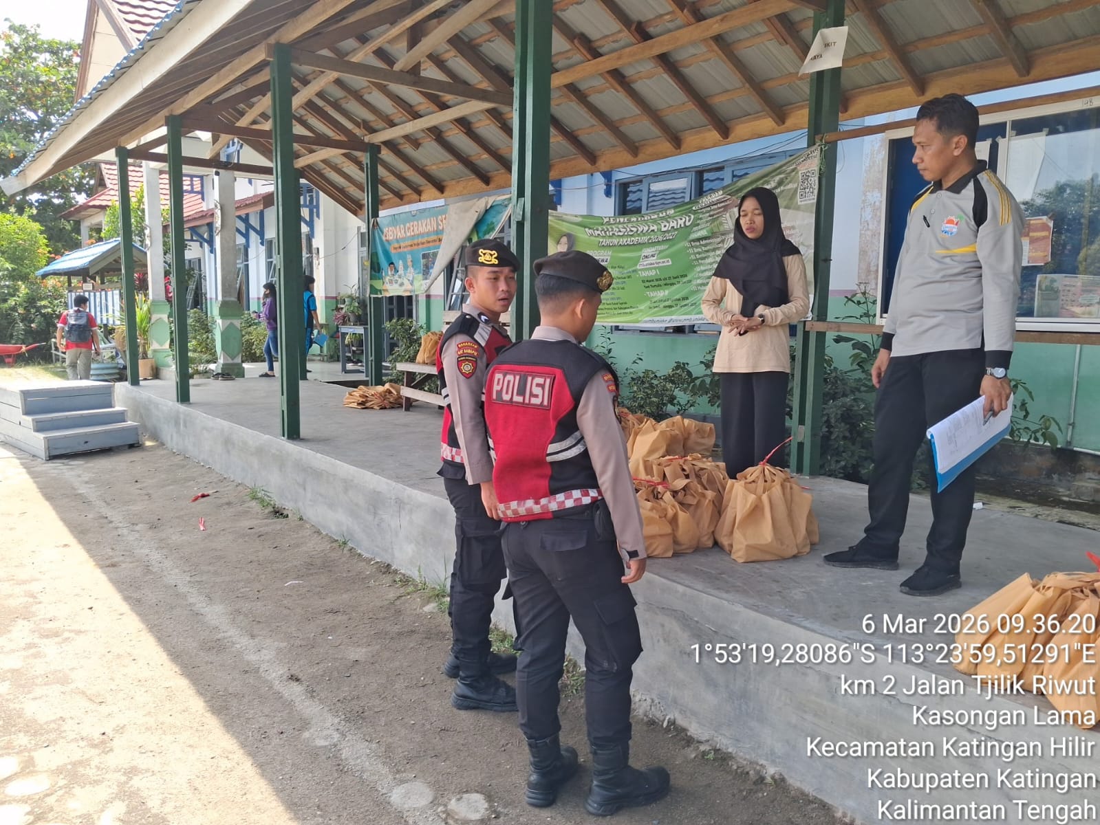 Personel Samapta Laksanakan Pengawasan MBG di Sekolah-Sekolah Kabupaten Katingan.