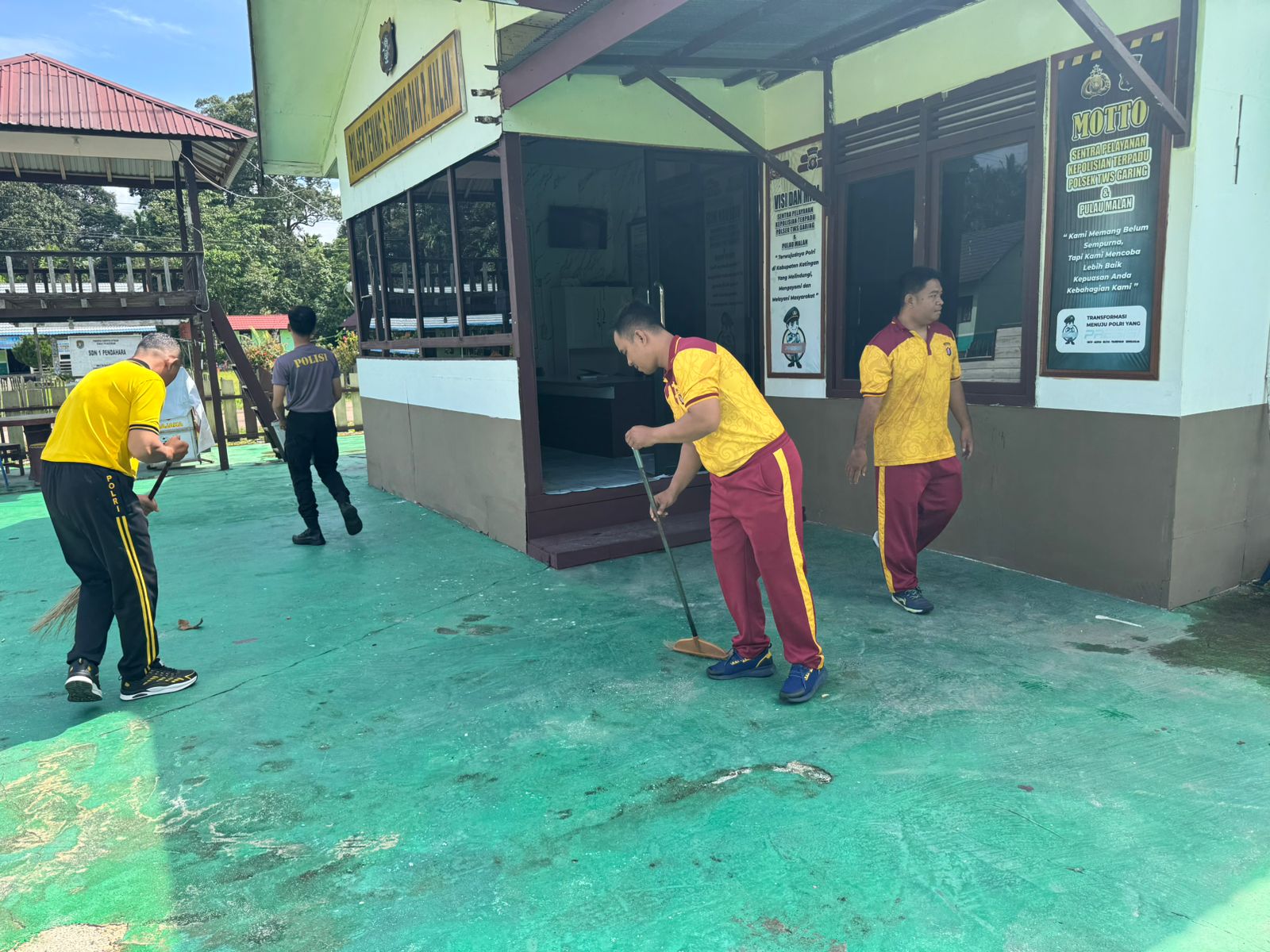 Gerakan Indonesia Asri Diperkuat, Polsek Tewang Sangalang Garing dan Pulau Malan Laksanakan Kurve Mulai dari Area Mako