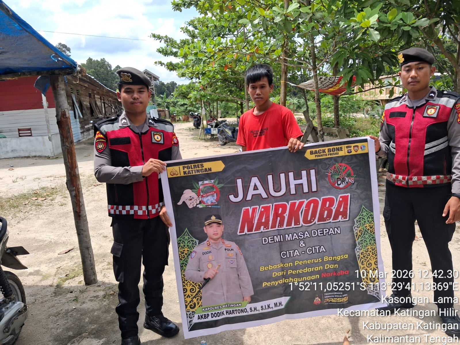 Tolak Narkoba, Personel Samapta Polres Katingan Gelar Sosialisasi kepada Masyarakat.