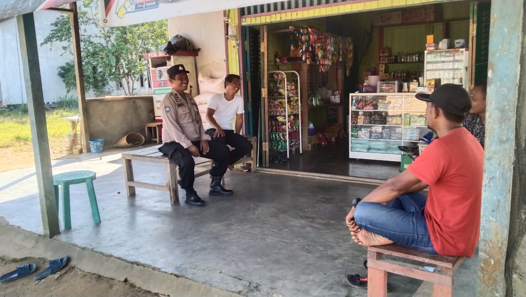 Piket Polsek Delang Sambangi Pedagang, Jalin Kedekatan dengan Masyarakat