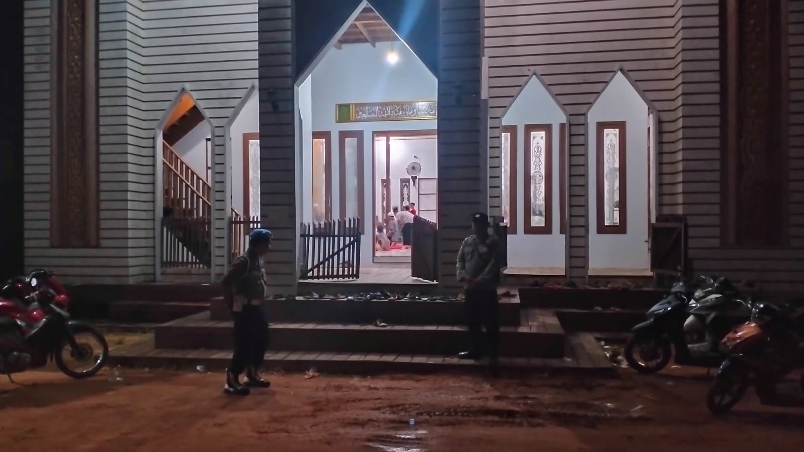 *Polsek Marikit Perkuat Patroli Subuh Demi Keamanan dan Kenyamanan Ramadan*