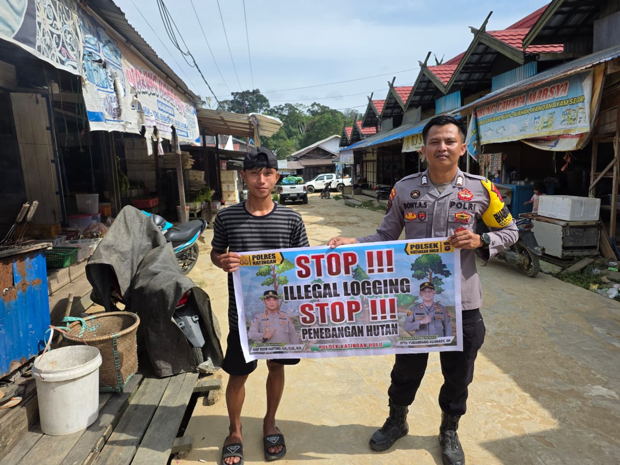 Upaya Pencegahan Penebangan Hutan secara Liar (Ilegal Logging), Bhabinkamtibmas sosialisasi kepada masyarakat.