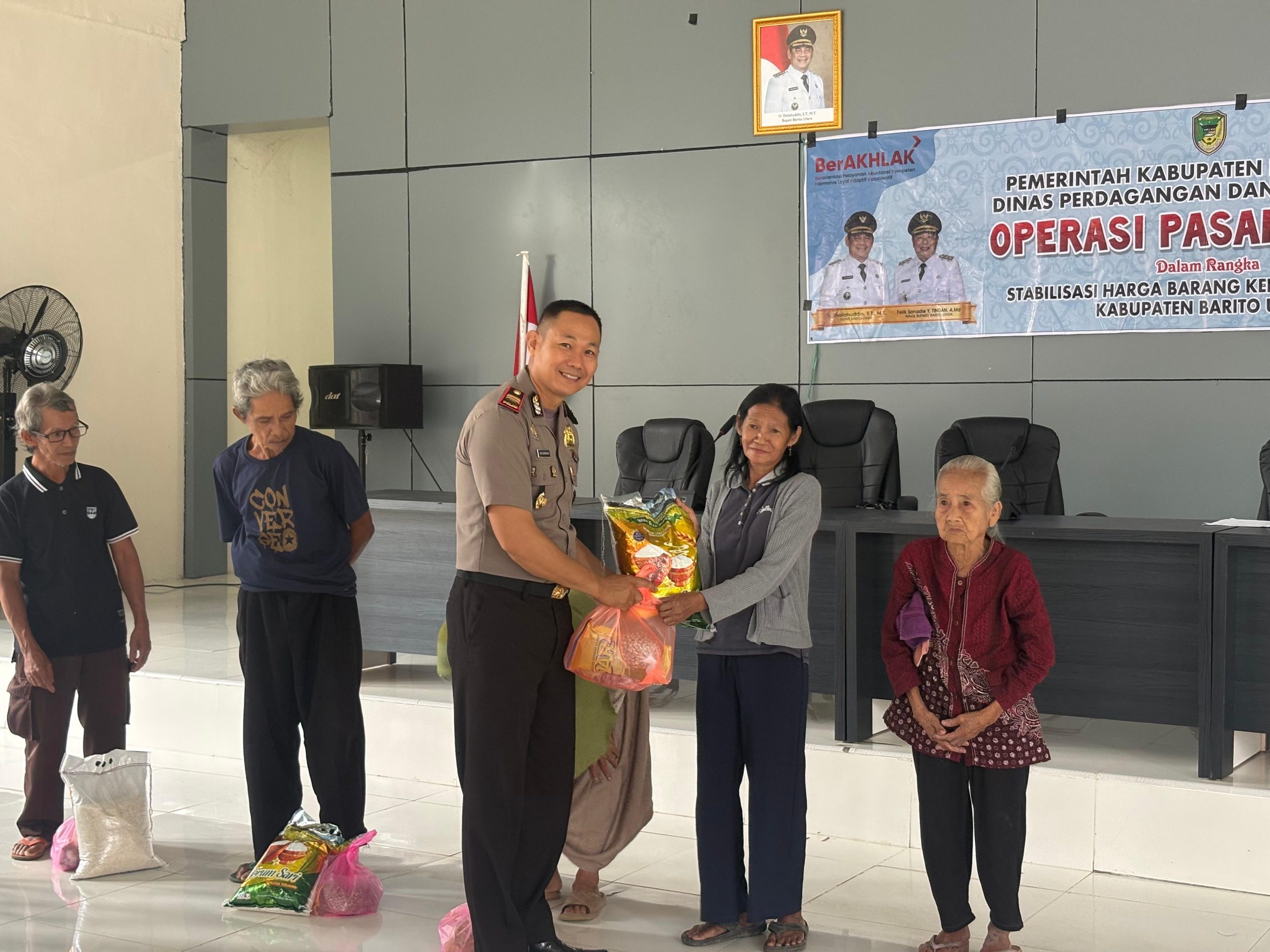 Polsek Teweh Timur Pantau Penyaluran Pasar Murah Jelang Idul Fitri 1447 H