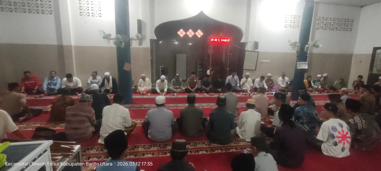Buka Puasa Bersama di Masjid Al-Hikmah Benangin V, Pererat Silaturahmi Masyarakat Teweh Timur