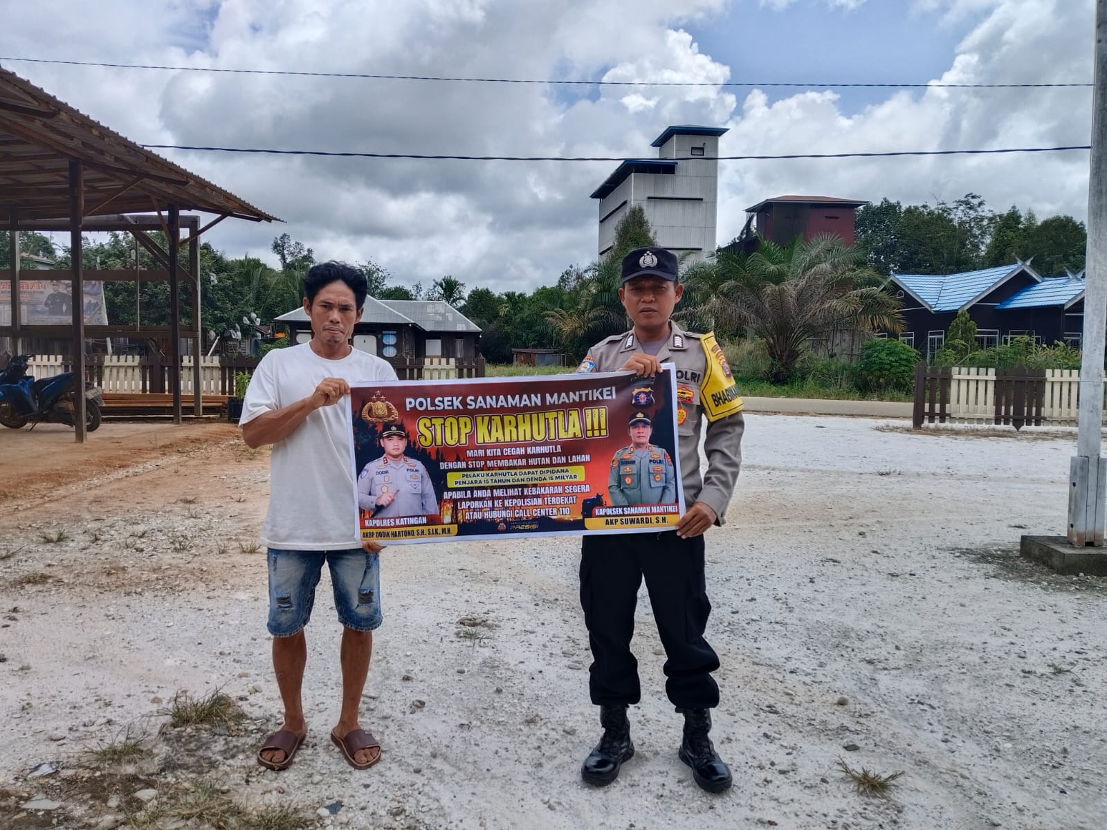 Bhabinkamtibmas Desa Dehes Sosialisasi imbauan tentang Karhutla