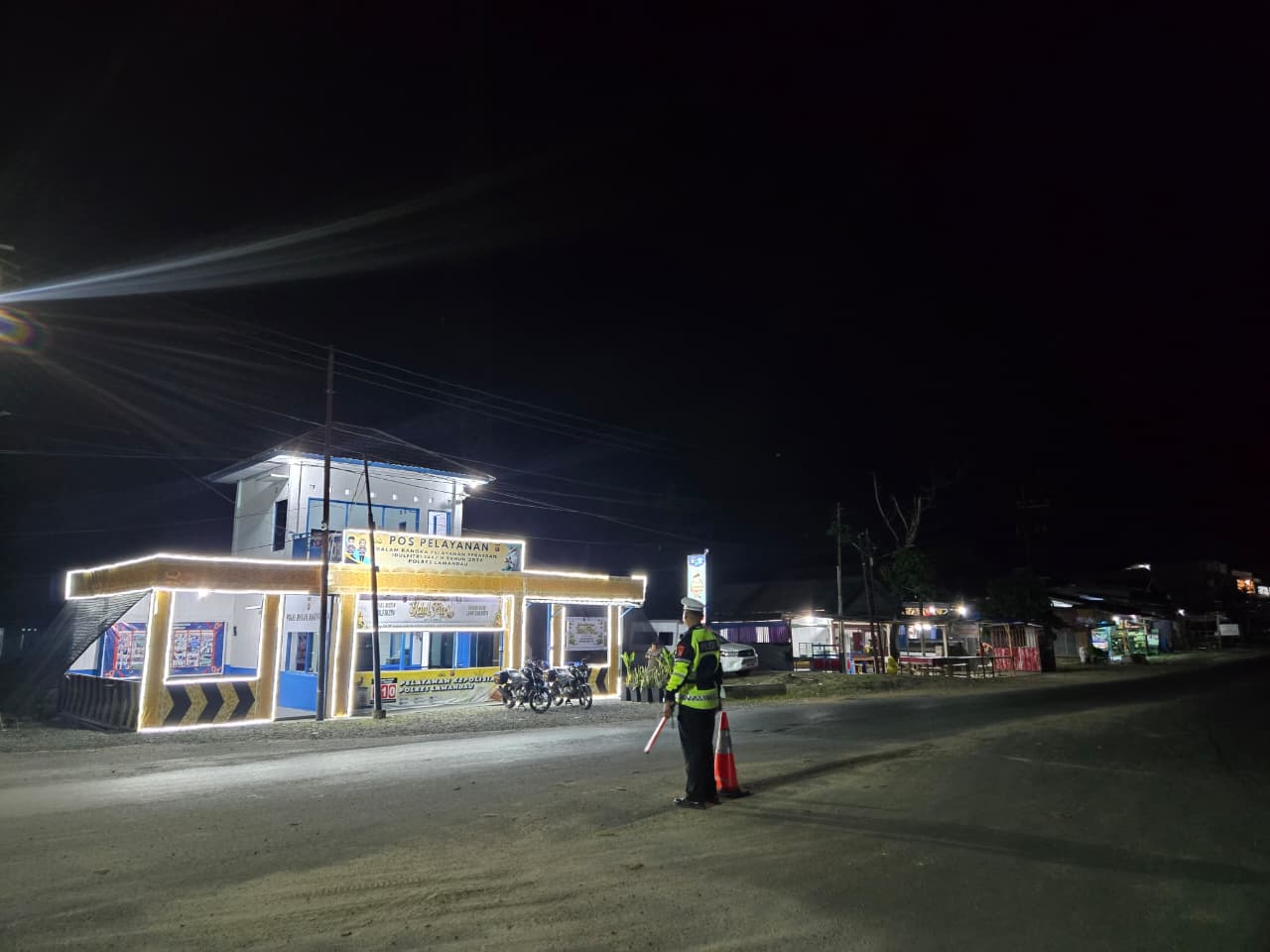 Personel Pengamanan Pos Yan dan Pos Pam Turun ke Jalan Atur Lalu Lintas Jelang Mudik Lebaran