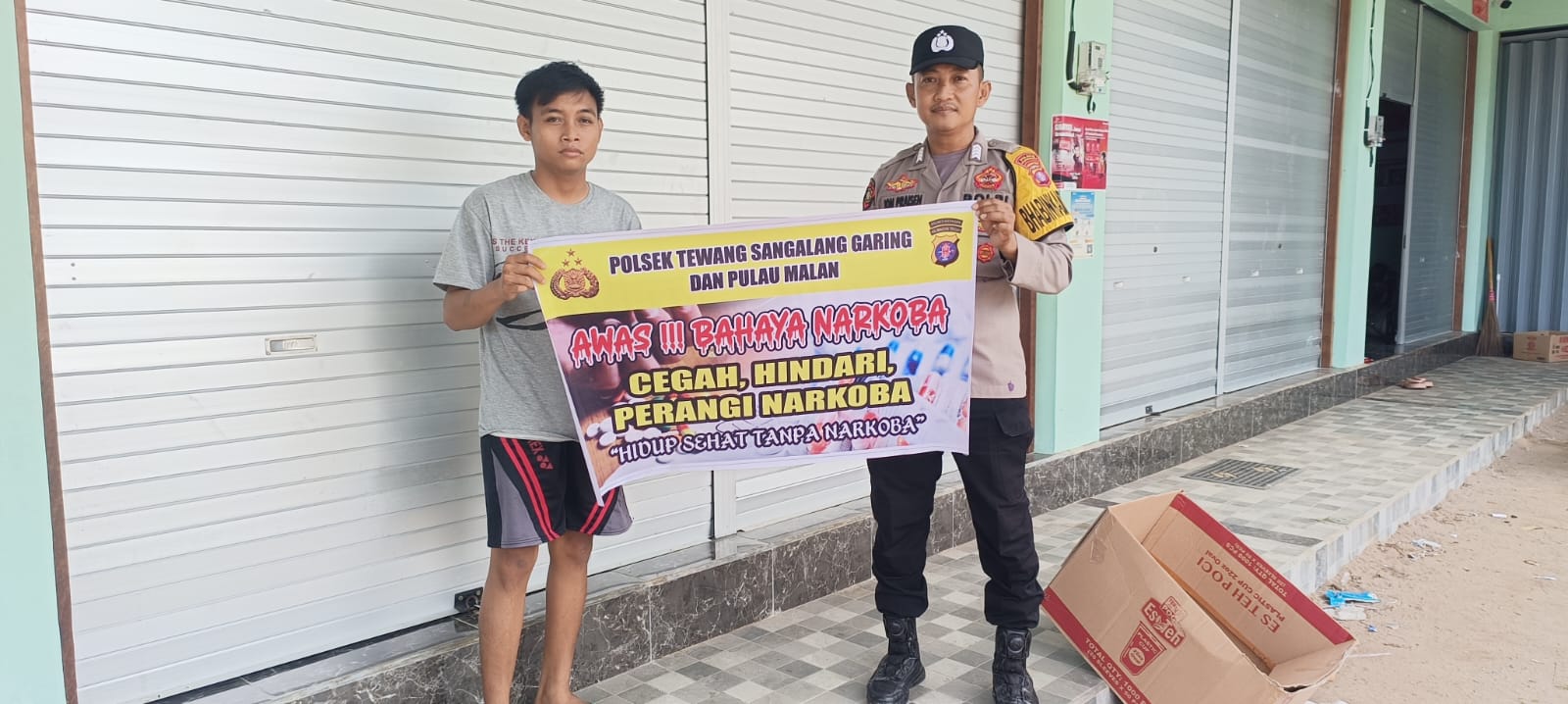 Melalui Media Spanduk, Polsek Tewang Sangalang Garing dan Pulau Malan Imbau Warga Tidak Terjerumus  Penyalahgunaan Narkoba.