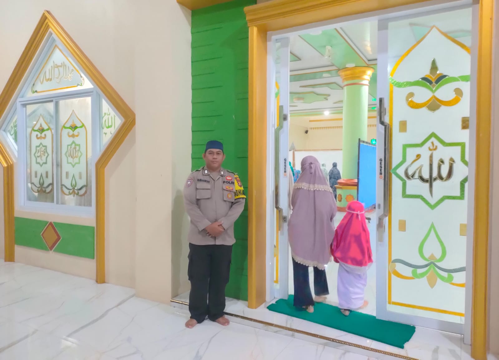 Polsek Sematu Jaya Laksanakan Pengamanan Sholat Tarawih Selama Bulan Ramadan