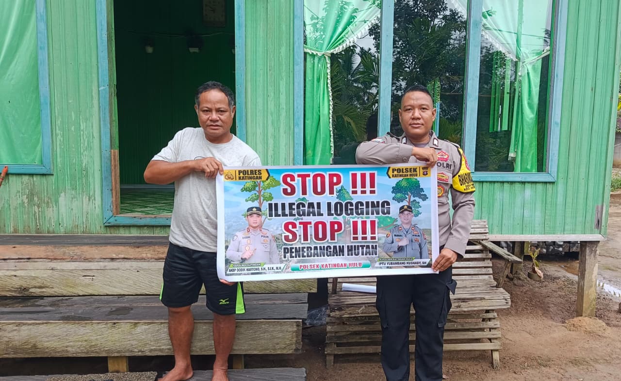 Upaya Pencegahan Penebangan Hutan secara Liar (Ilegal Logging), Bhabinkamtibmas sosialisasi kepada masyarakat.