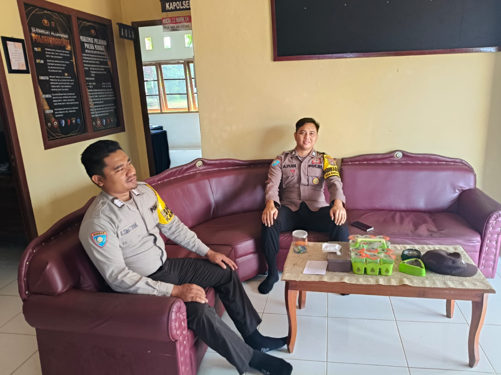 Personil Polsek Marikit Stand By di Mako Penjagaan.