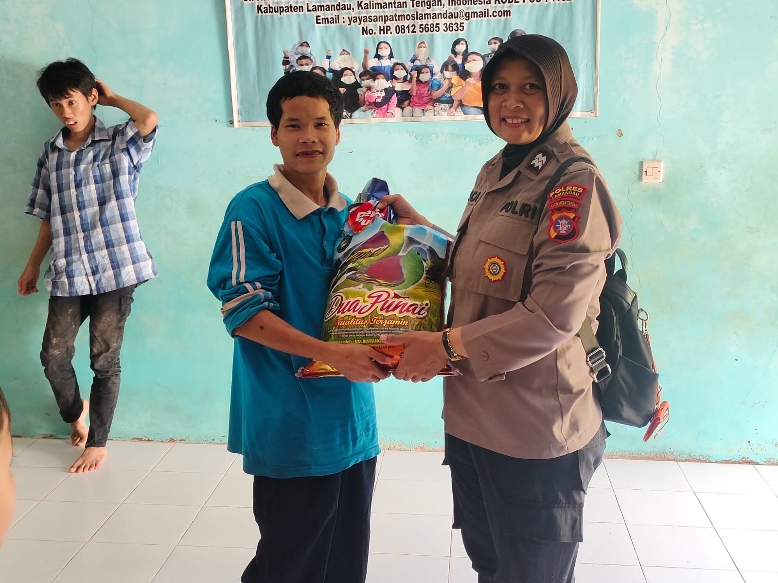 Wujud Kepedulian Ramadan, Sat Binmas Polres Lamandau Salurkan Bantuan Sembako ke Yayasan Patmos