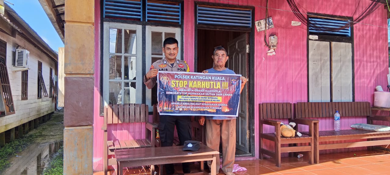 Bhabinkamtibmas Desa kampung Keramat Sosialisasi Himbauan tentang Karhutla Kepada petani.