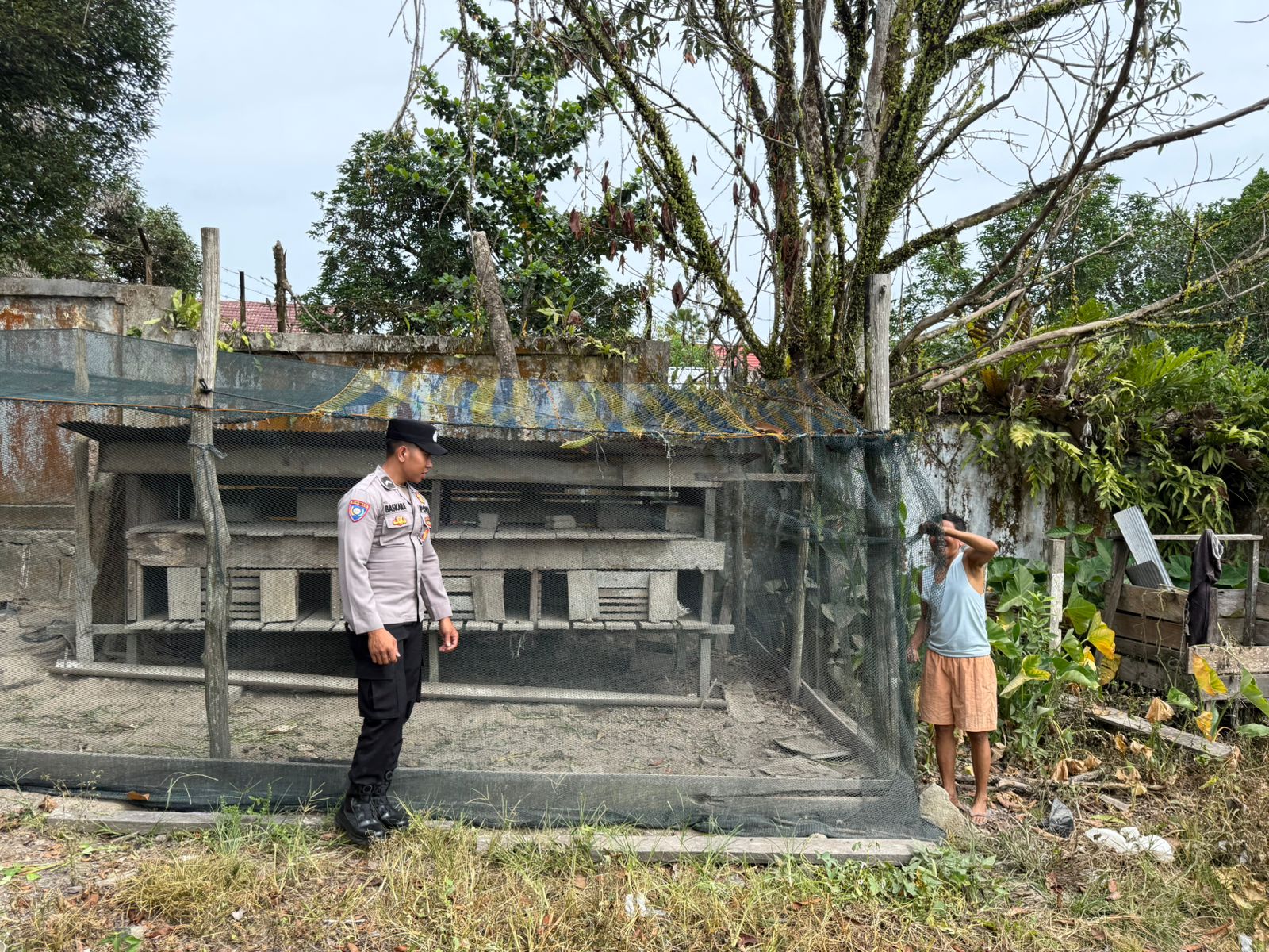 Melalui Sambang Peternak Ayam, Bhabinkamtibmas Perkuat Ketahanan Pangan Desa