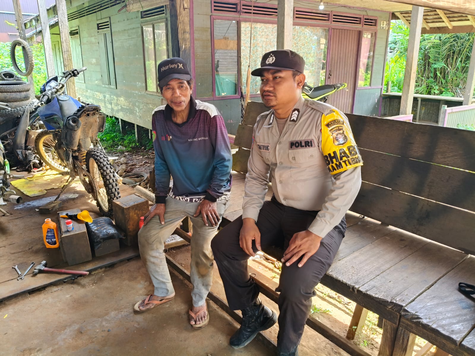 ‎Cooling System Piket Polsek Marikit Sambang warga binaandi Kec Marikit.