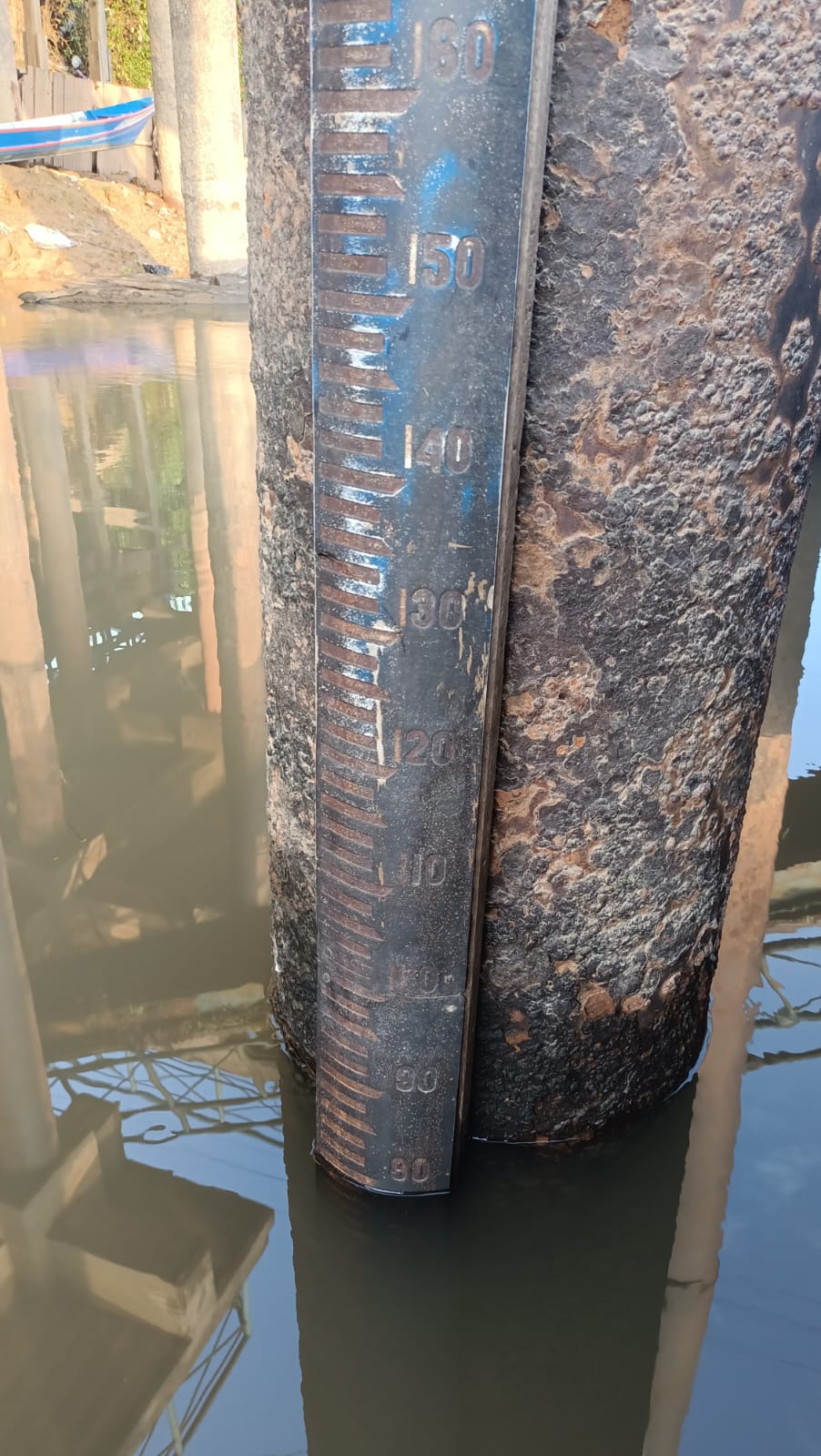 Piket Polsek Bulik Cek debit air di Kelurahan Nanga Bulik