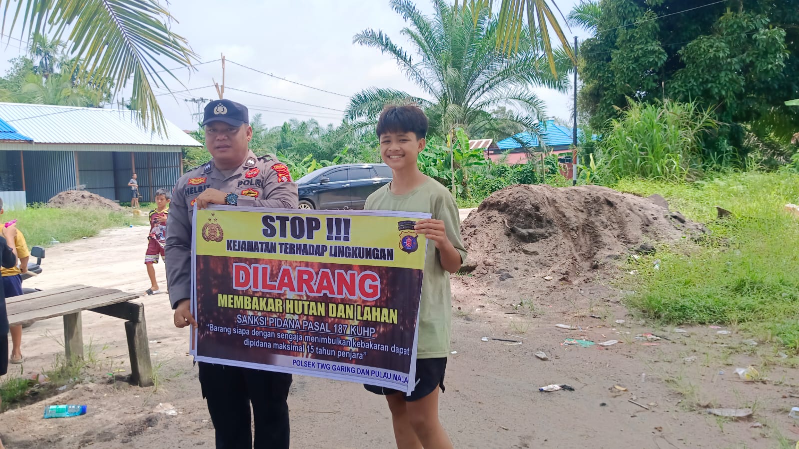 Ciptakan lingkungan sehat Polsek Tws Garing dan Pulau Malan sosialisasi Stop Karhutla.