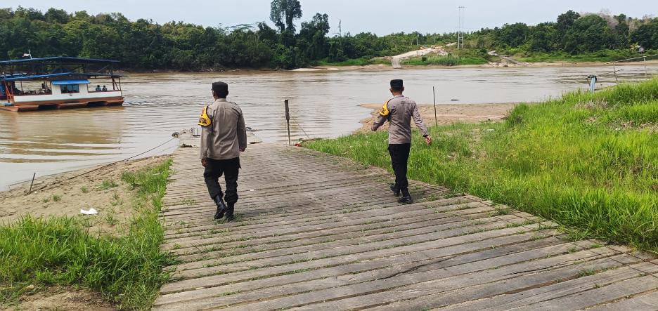 Dengan Patroli Dialogis, Polsek Tewang Sangalang Garing dan Pulau Malan Berikan Rasa Aman Kepada Masyarakat