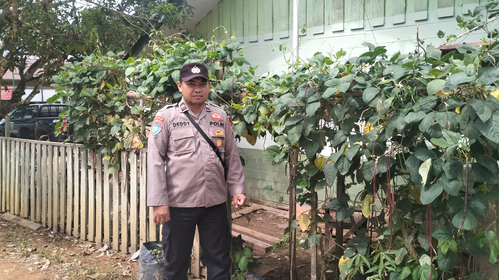 Personil Polsek Marikit Cek Lokasi Pemanfaatan Pekarangan Warga di Kec. Marikit, Kab. Katingan.