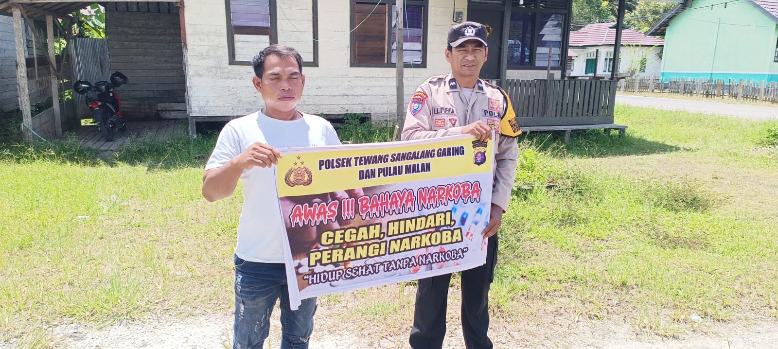 ‎Melalui Media Spanduk, Polsek Tewang Sangalang Garing dan Pulau Malan Imbau Warga Tidak Terjerumus  Penyalahgunaan Narkoba.