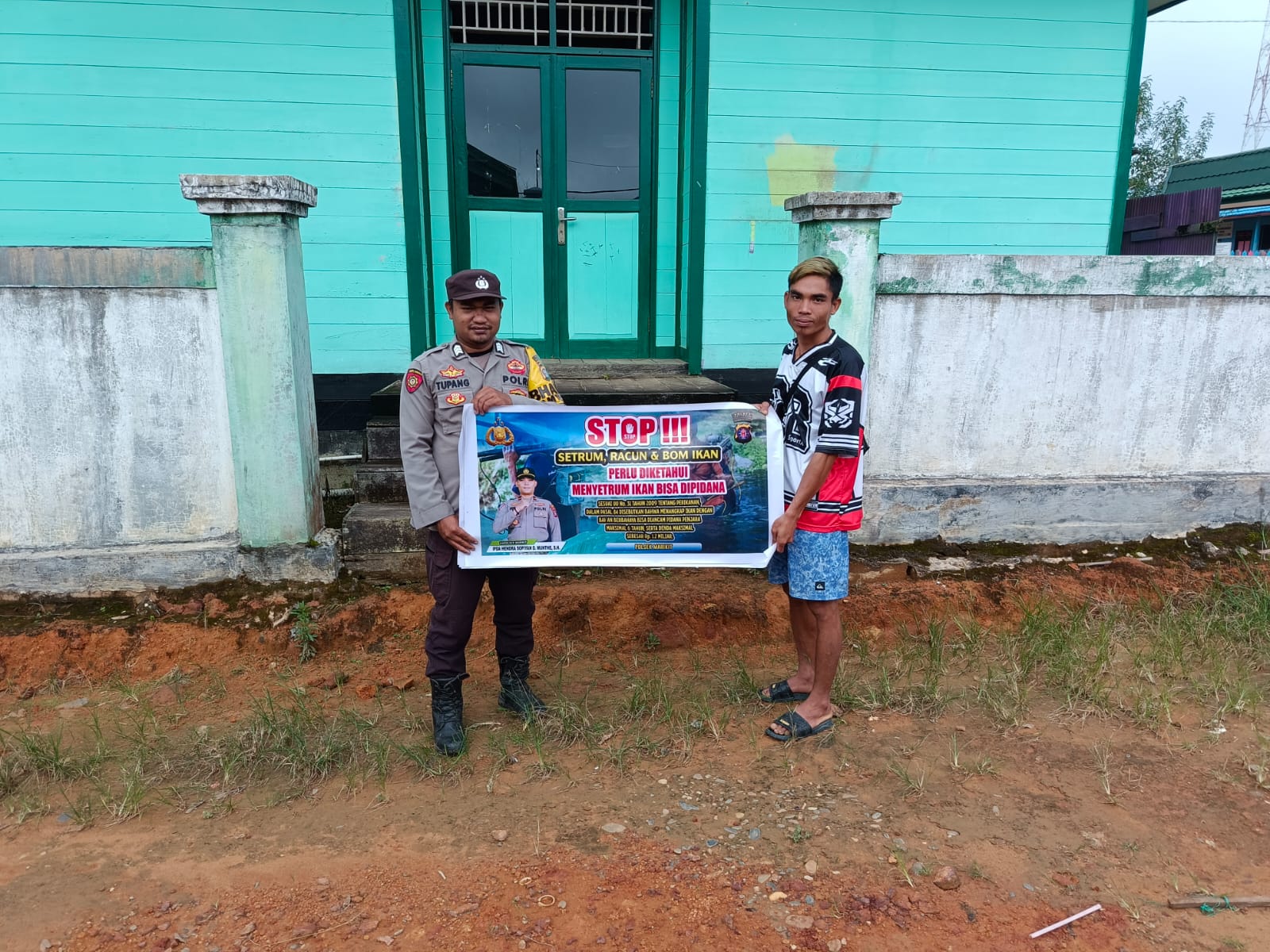 ‎Personil Polsek Marikit sosialisasi Stop Ilegal Fishing… dengan Cara Setrum, Racun & Bom Ikan.