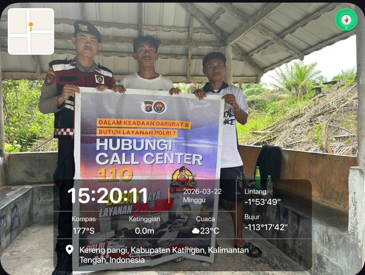 Personel Samapta Polres Katingan Sosialisasikan Call Center 110 Polri kepada Masyarakat Desa Hampalit oleh Personel Samapta Polres Katingan.