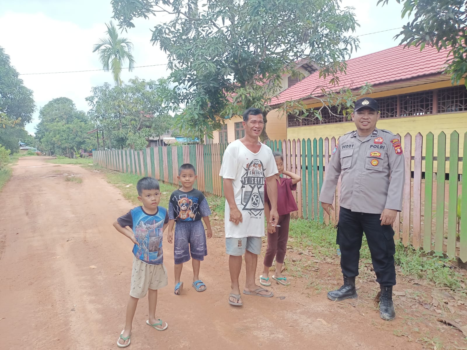 Patroli Siang Polsek Marikit: Hadir Melayani, Melindungi dan Mengayomi Masyarakat.