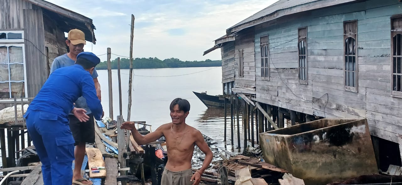 Ditpolairud Polda Kalteng Sosialisasikan Bahaya Narkoba Di Desa Pegatan, Kecamatan Katingan Kuala Das Katingan