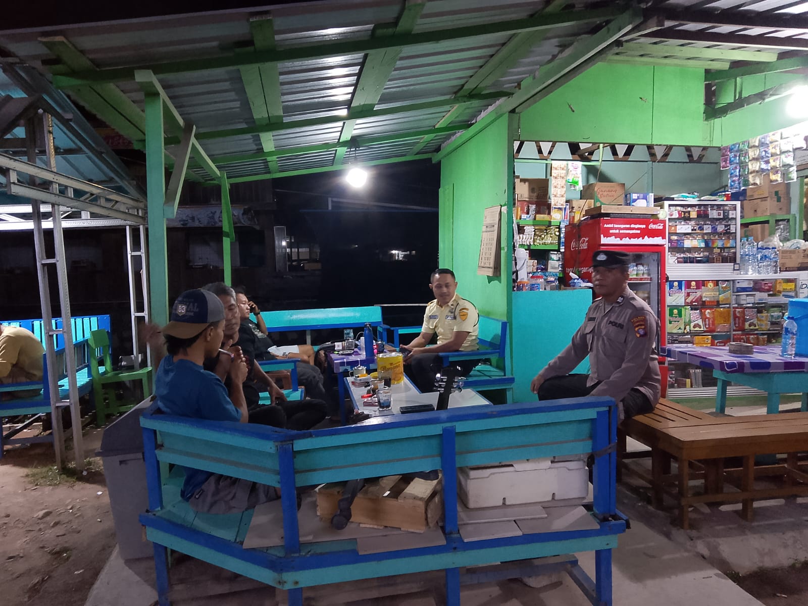 Melalui Sambang Warga, Piket Polsek Sosialisasikan Hotline 110