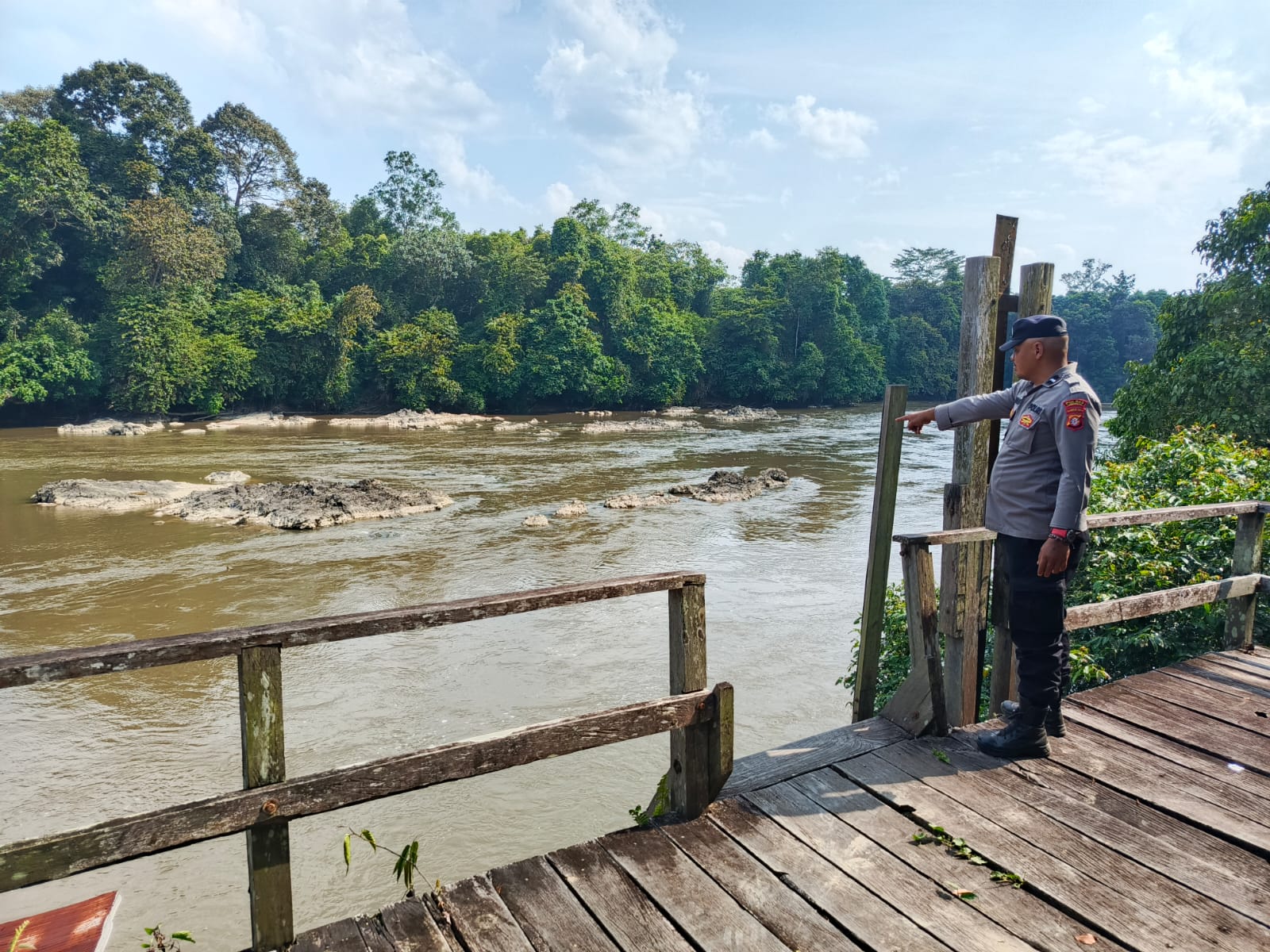 Piket Polsek Cek Debit Air Sungai Lamandau