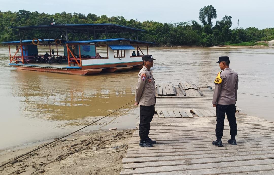 Dengan Patroli Dialogis, Polsek Tewang Sangalang Garing dan Pulau Malan Berikan Rasa Aman Kepada Masyarakat
