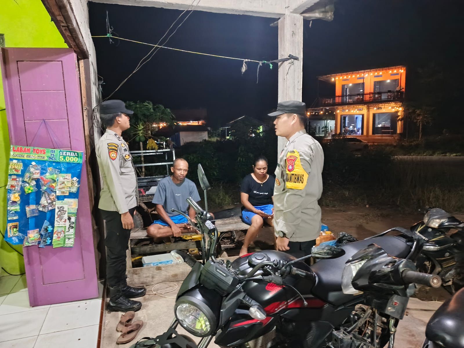 Piket Polsek Lamandau sambang dan Silaturahmi Ke Pedagang