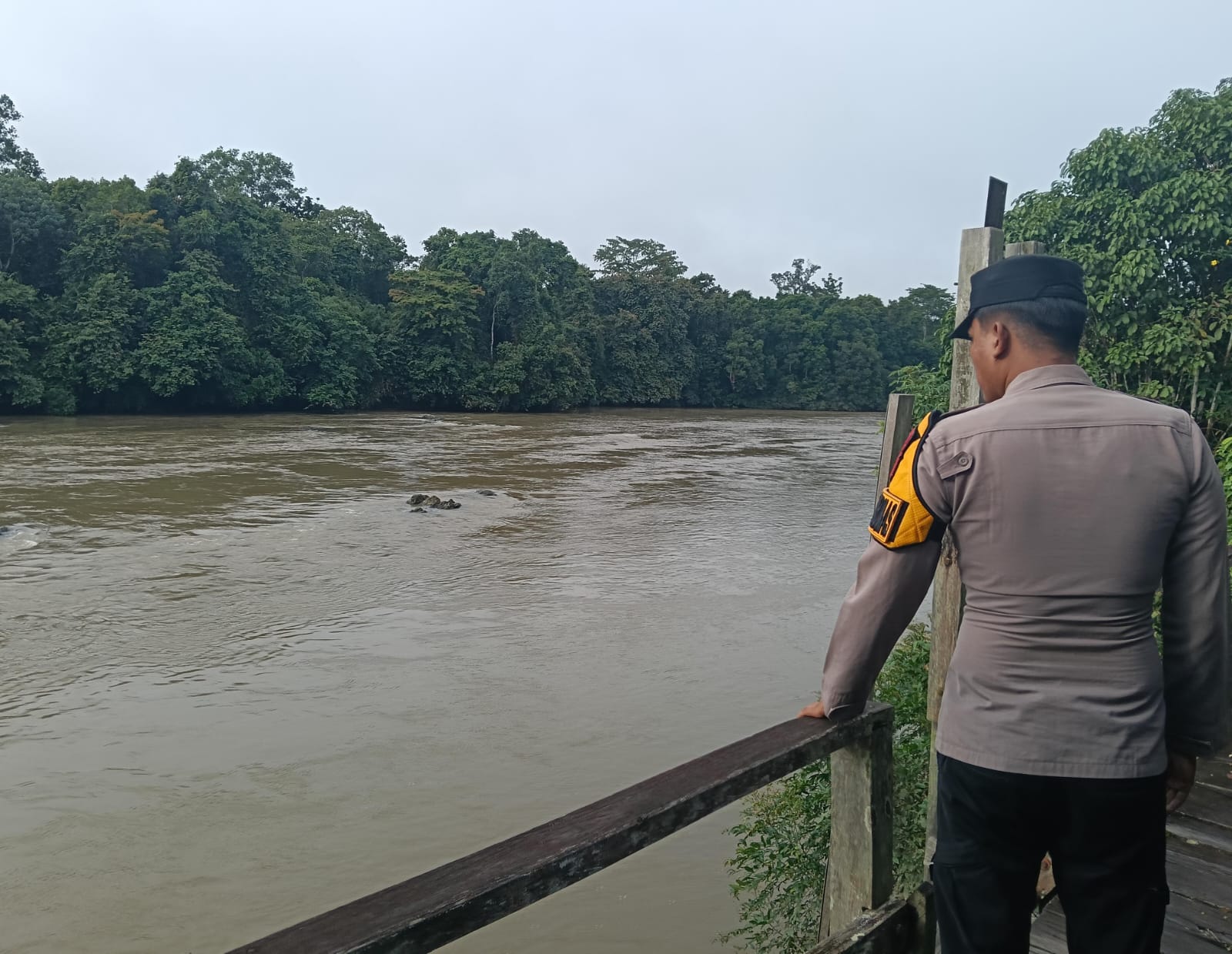 Piket Polsek Cek Debit Air Sungai Lamandau