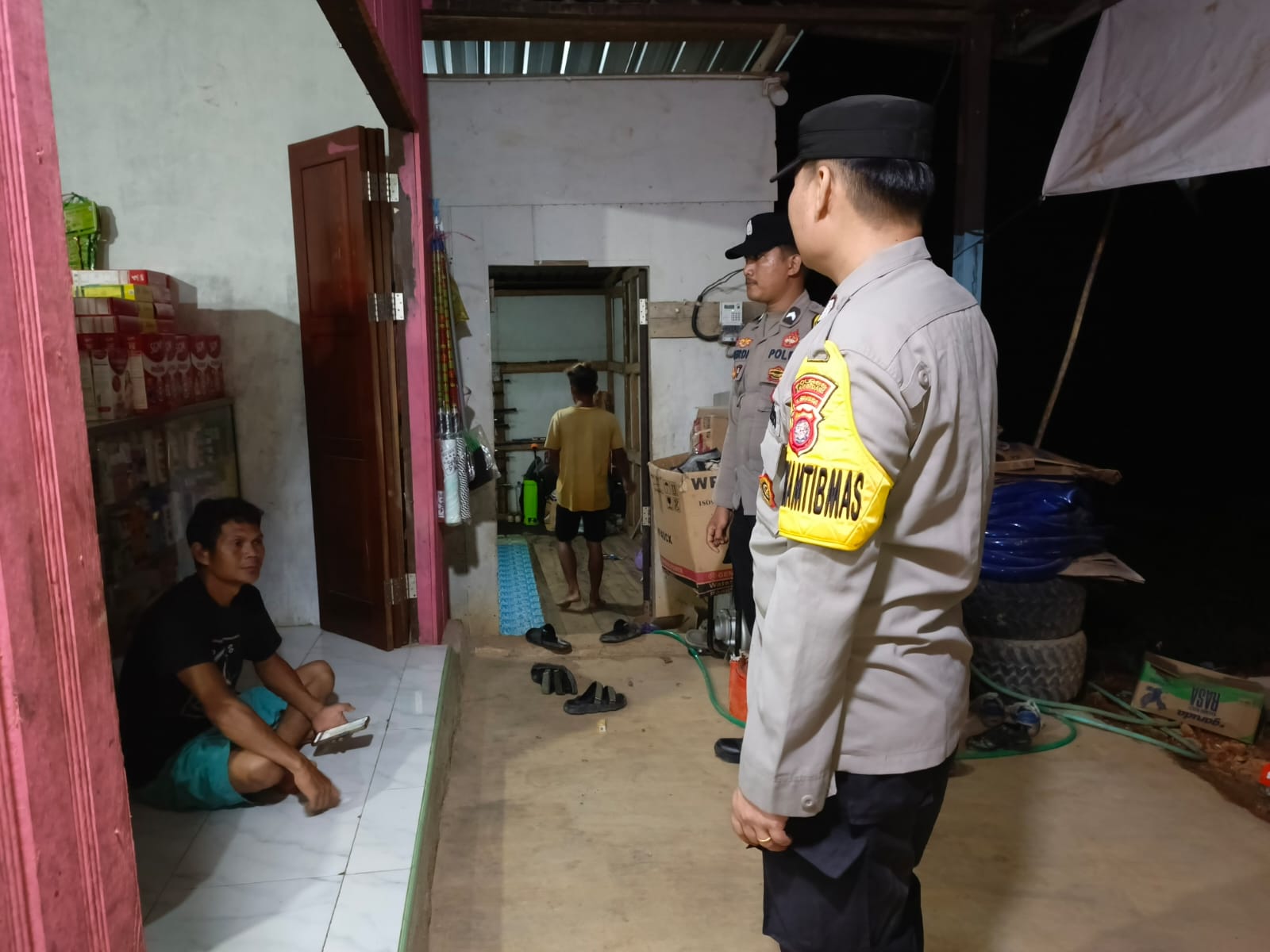 Lewat Patroli Dialogis, Polsek Lamandau Ajak Warga Jauhi Judi Online