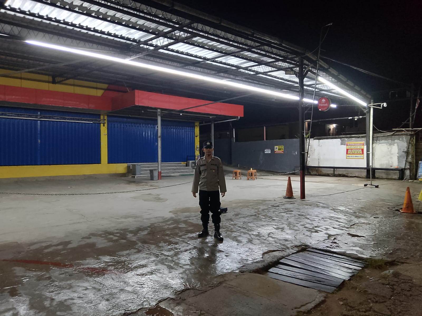 Personil Piket Polsek Bulik Laksanakan Patroli Pertokoan