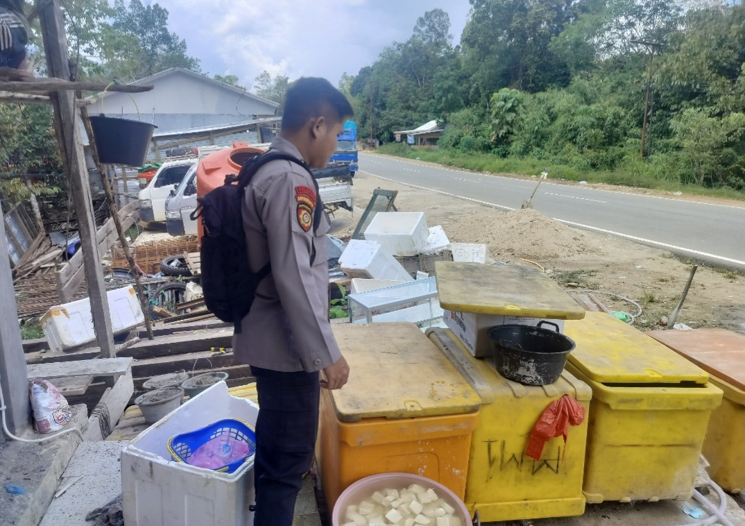 Piket Polsek laksanakan Patroli di Pasar di Wilkum Polsek Delang