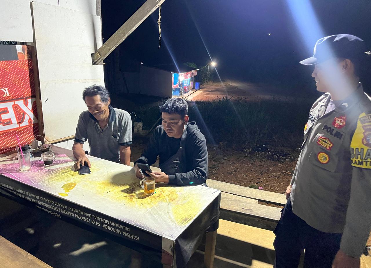 Jalin Kedekatan, Personel Polsek Lamandau Sambangi kerumah Warga