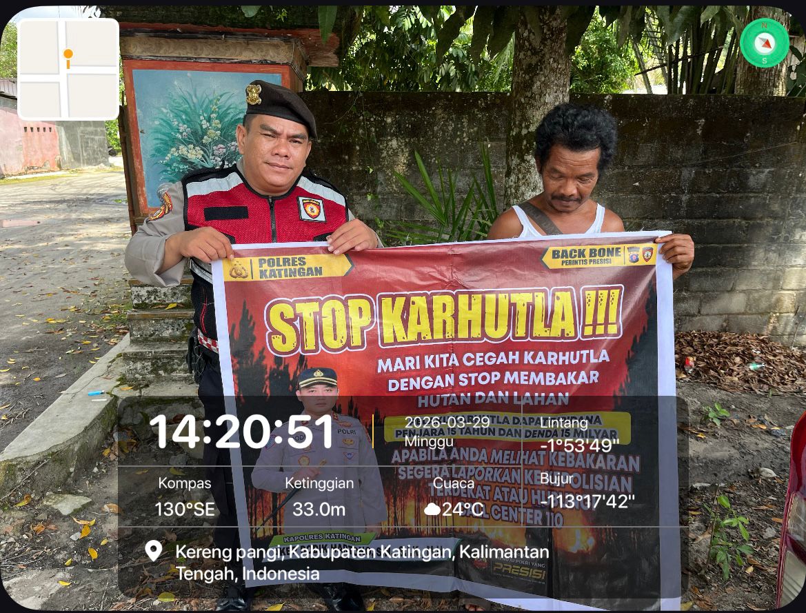 Personel Samapta Polres Katingan Sosialisasikan Pencegahan Karhutla kepada Masyarakat Desa Hampalit.