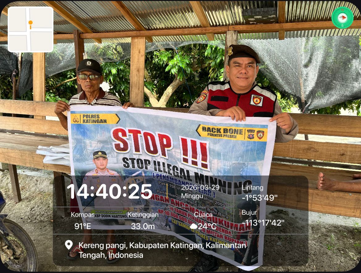 Personel Samapta Polres Katingan Sosialisasikan Larangan Ilegal Mining kepada Masyarakat.