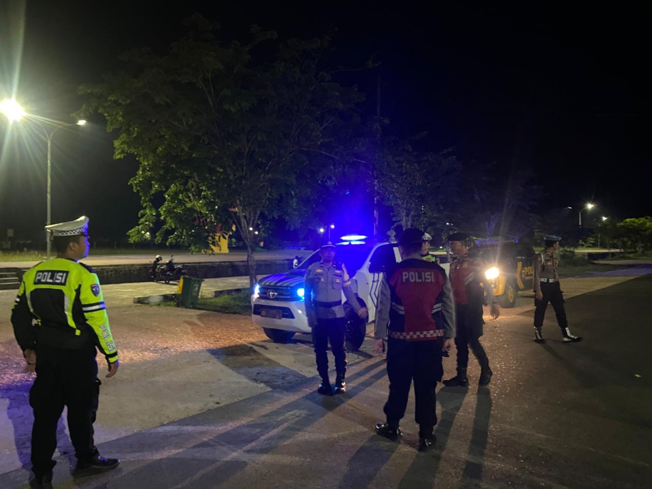 Piket Lantas Patroli Blue Light Polres Lamandau di Malam Hari