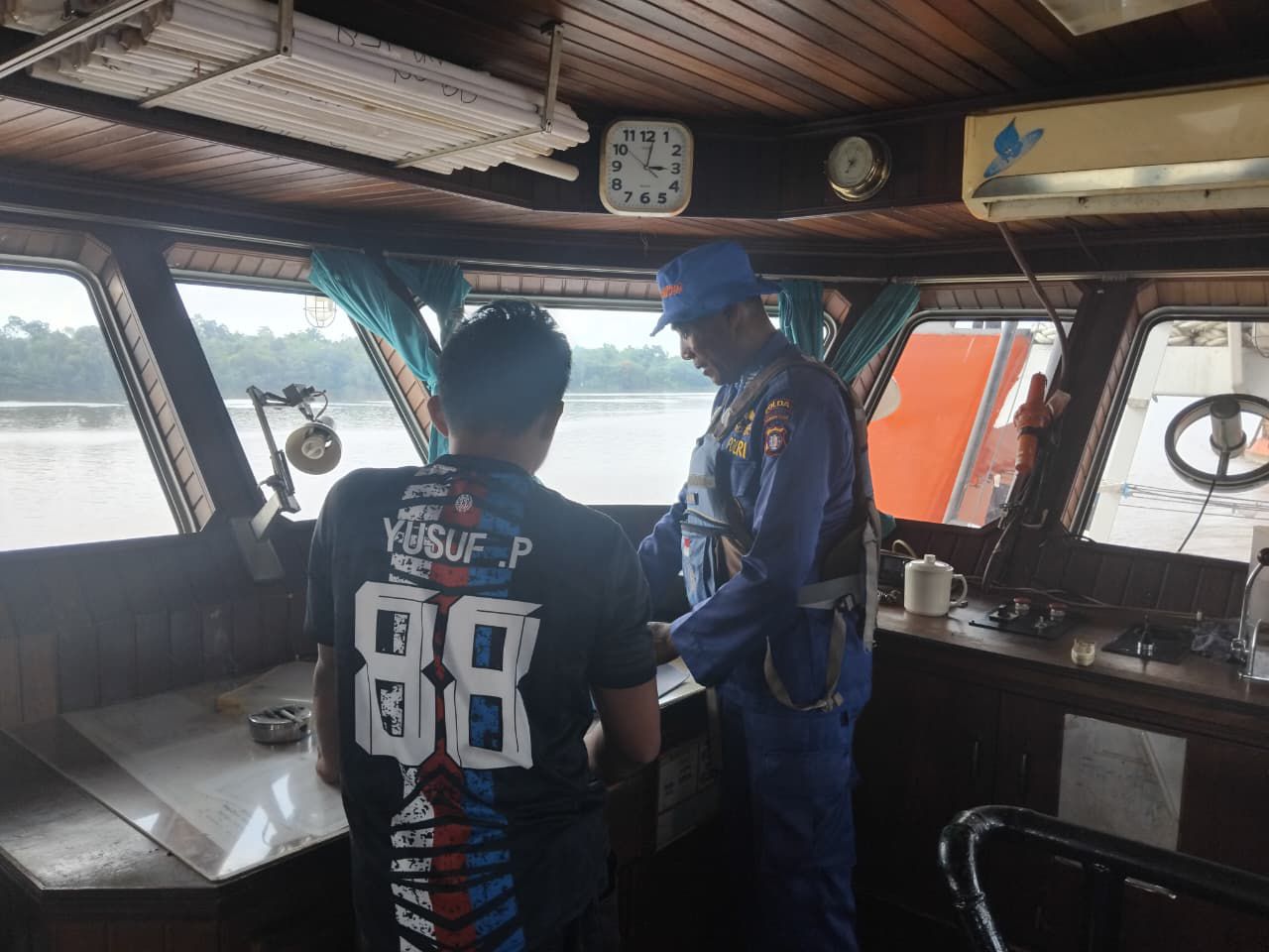 Personel Ditpolairud Polda Kalteng KP 2005 Laksanakan Pengecekan Kelengkapan Kapal untuk Tingkatkan Kesiapsiagaan