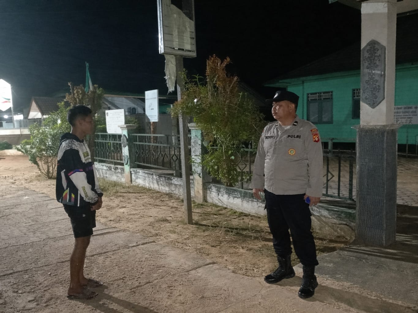 Patroli Malam Polsek Marikit Perkuat Interaksi Polisi dan Masyarakat