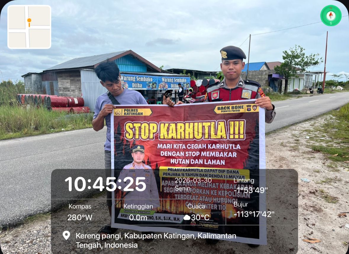 Personel Samapta Polres Katingan Sosialisasikan Pencegahan Karhutla kepada Masyarakat Desa Hampalit.