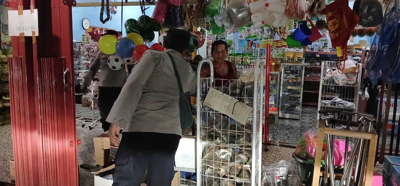 Piket Polsek Lamandau sambang dan Silaturahmi Ke Pedagang