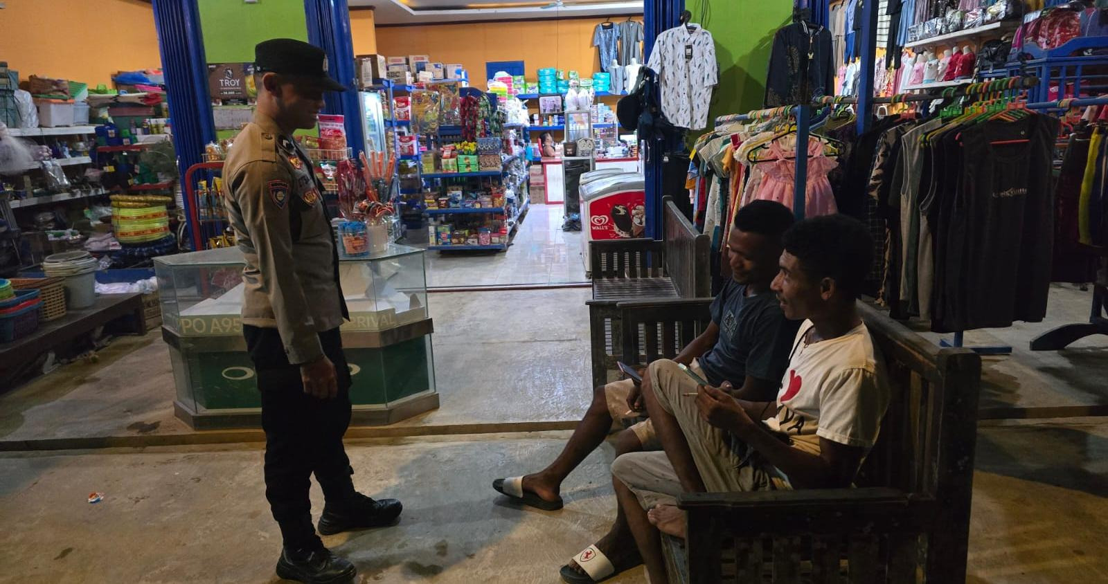 Lewat Patroli Dialogis, Polsek Lamandau Ajak Warga Jauhi Judi Online