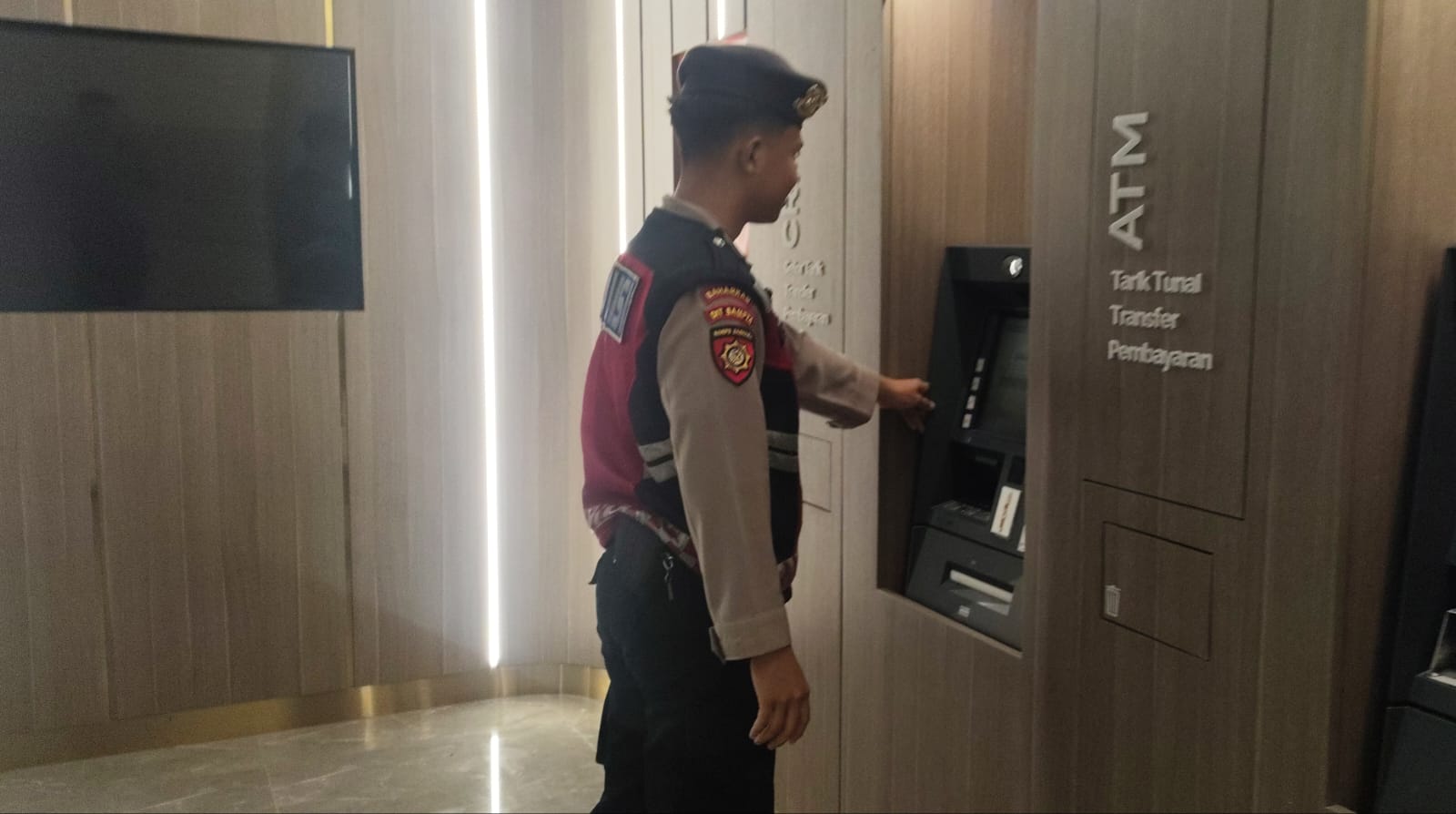 Piket Samapta melaksanakan Patroli di Objek-objek Vital Bank ATM