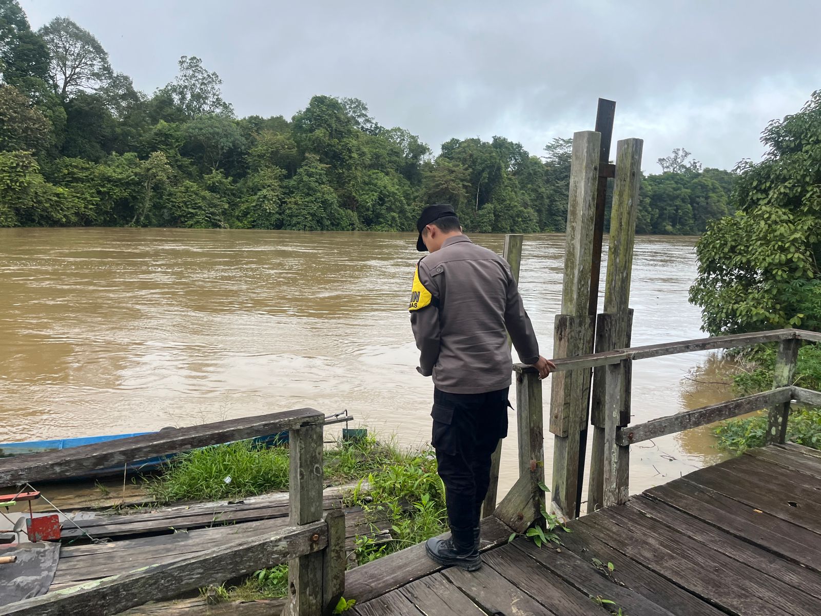 Piket Polsek Cek Debit Air Sungai Lamandau