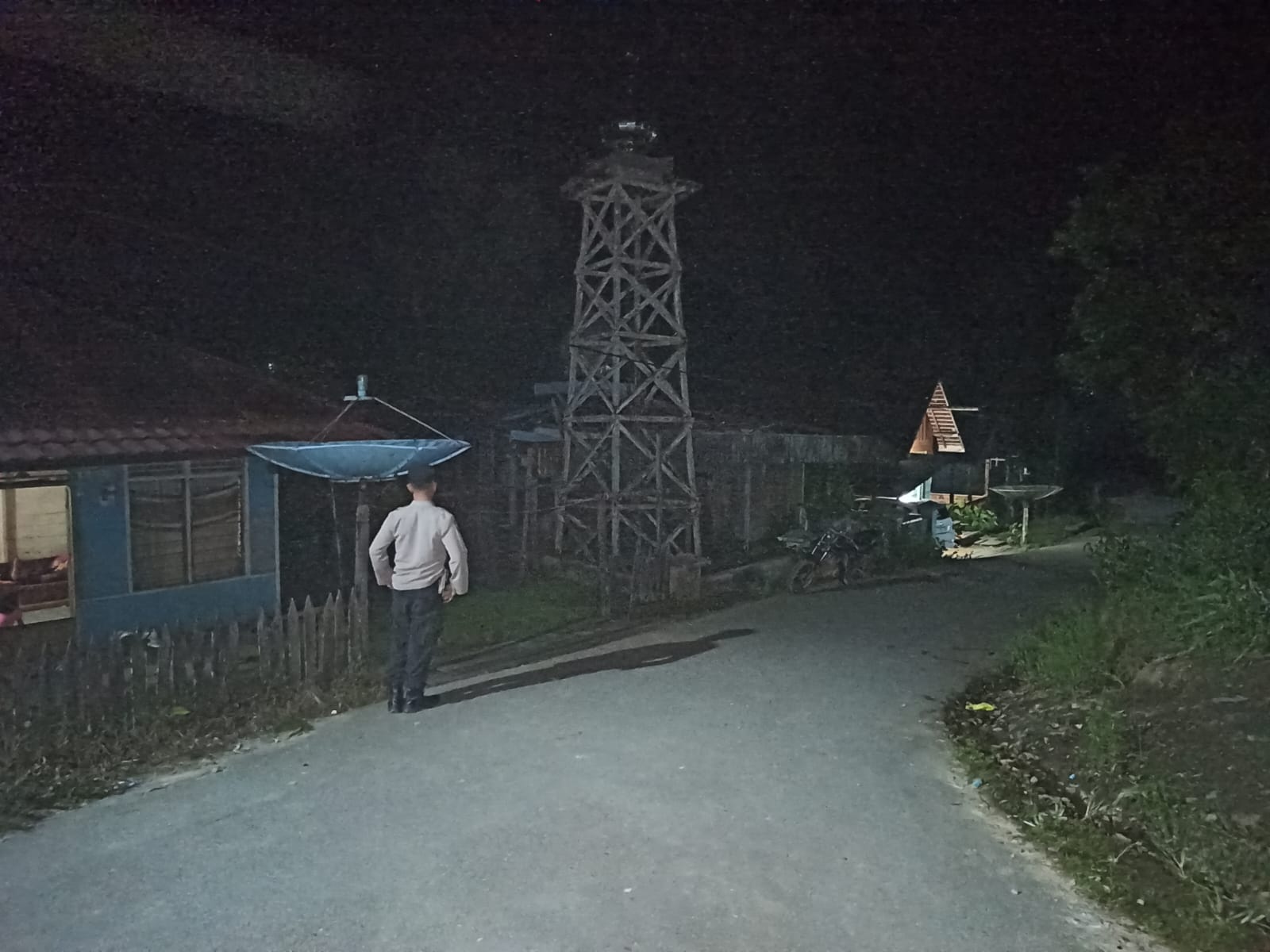 Piket Polsek melaksanakan giat patroli Tempat Objek Vital di wilkum Polsek Delang